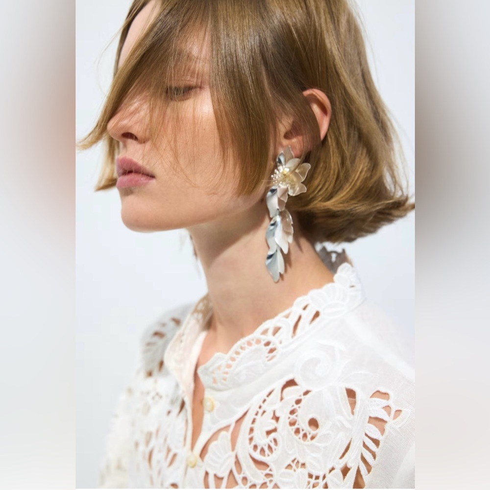 H&M LINEN-BLEND BLOUSE WITH EYELET EMBROIDERY - Picture 10 of 11